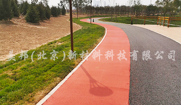 美邦瀝路力彩色路面亮相朝陽(yáng)黑橋公園